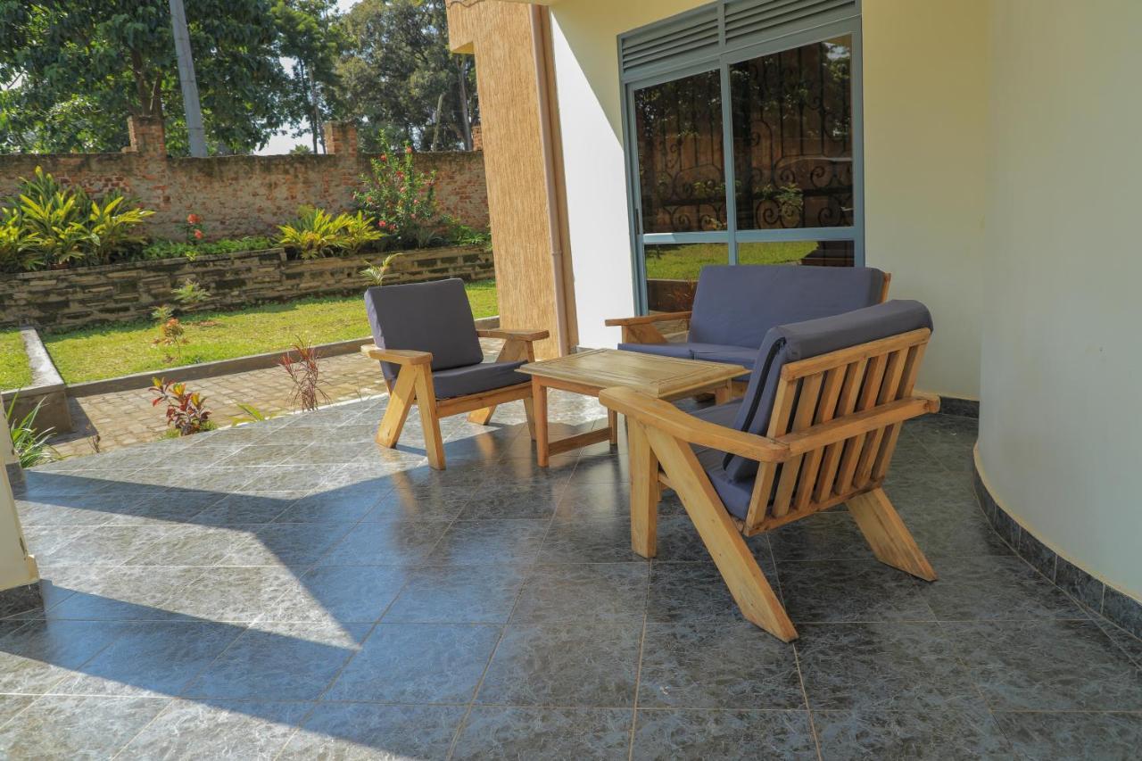 Silver Oaks Hotel Boma Fort Portal Exterior photo