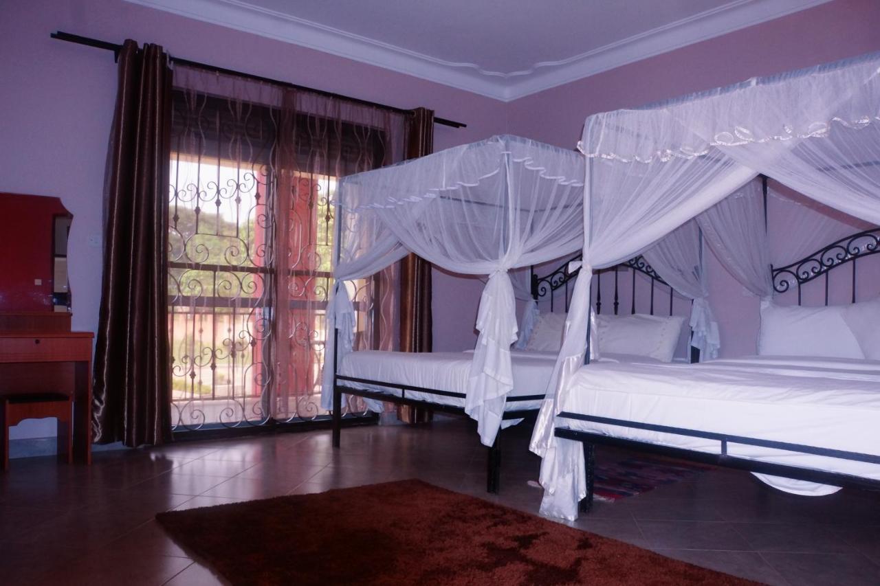 Silver Oaks Hotel Boma Fort Portal Exterior photo