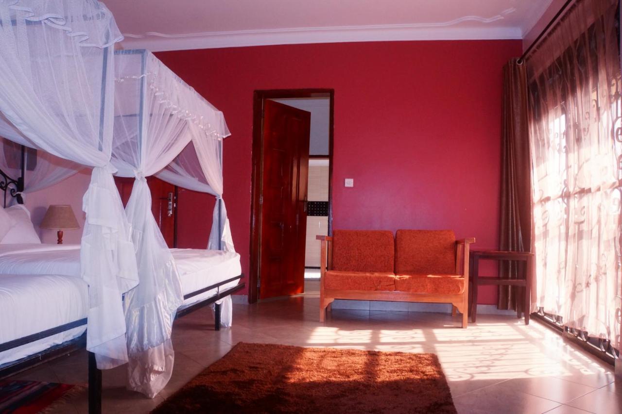 Silver Oaks Hotel Boma Fort Portal Exterior photo