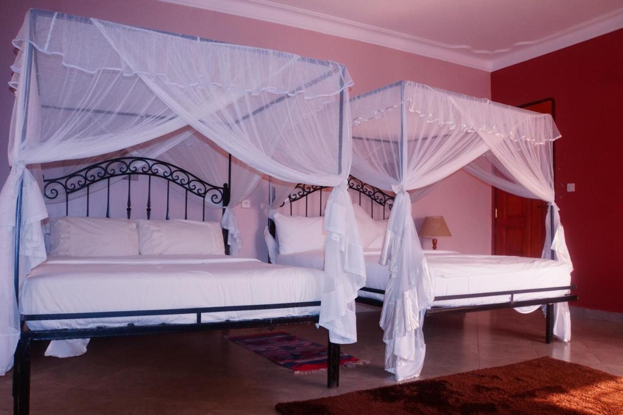 Silver Oaks Hotel Boma Fort Portal Exterior photo
