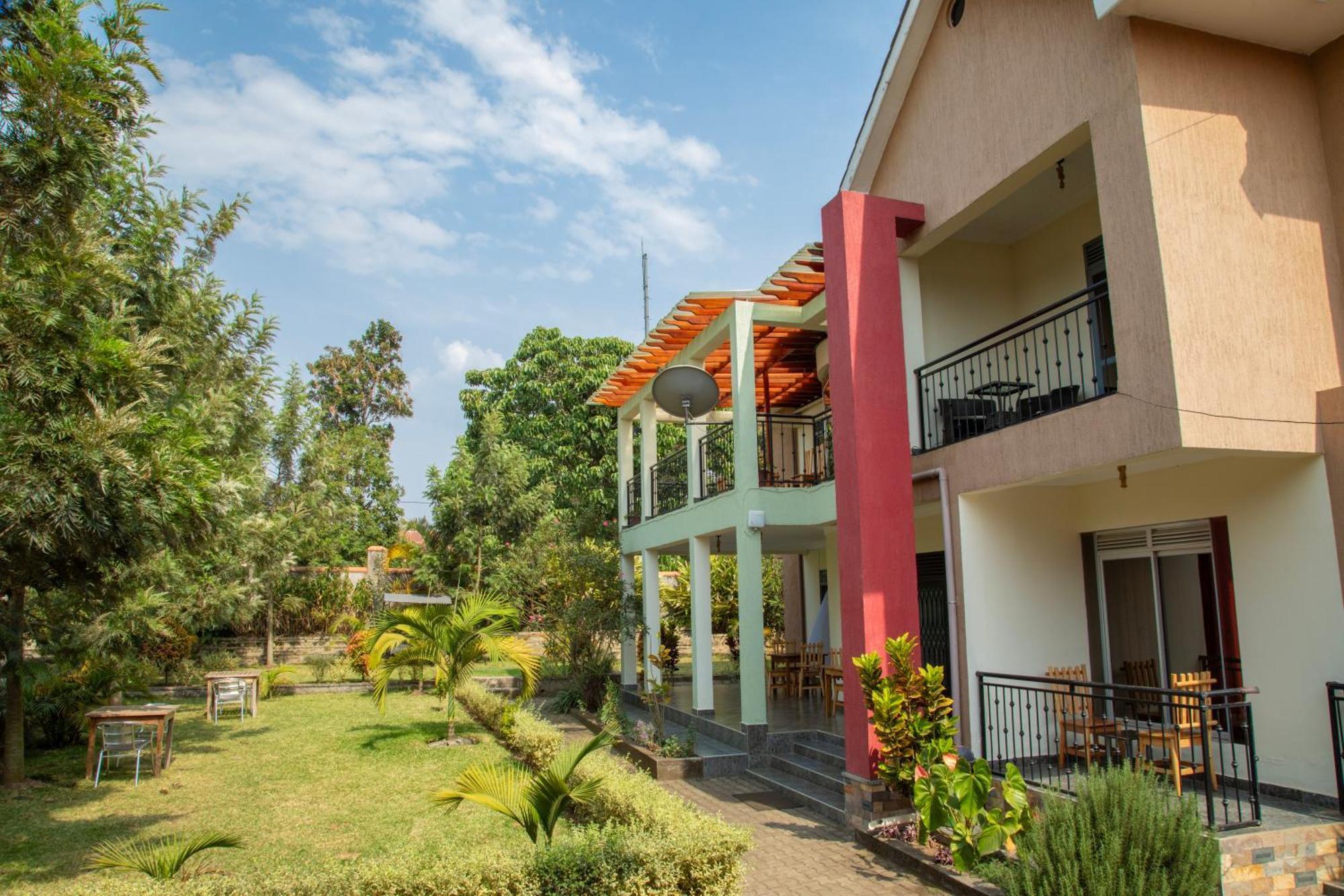Silver Oaks Hotel Boma Fort Portal Exterior photo